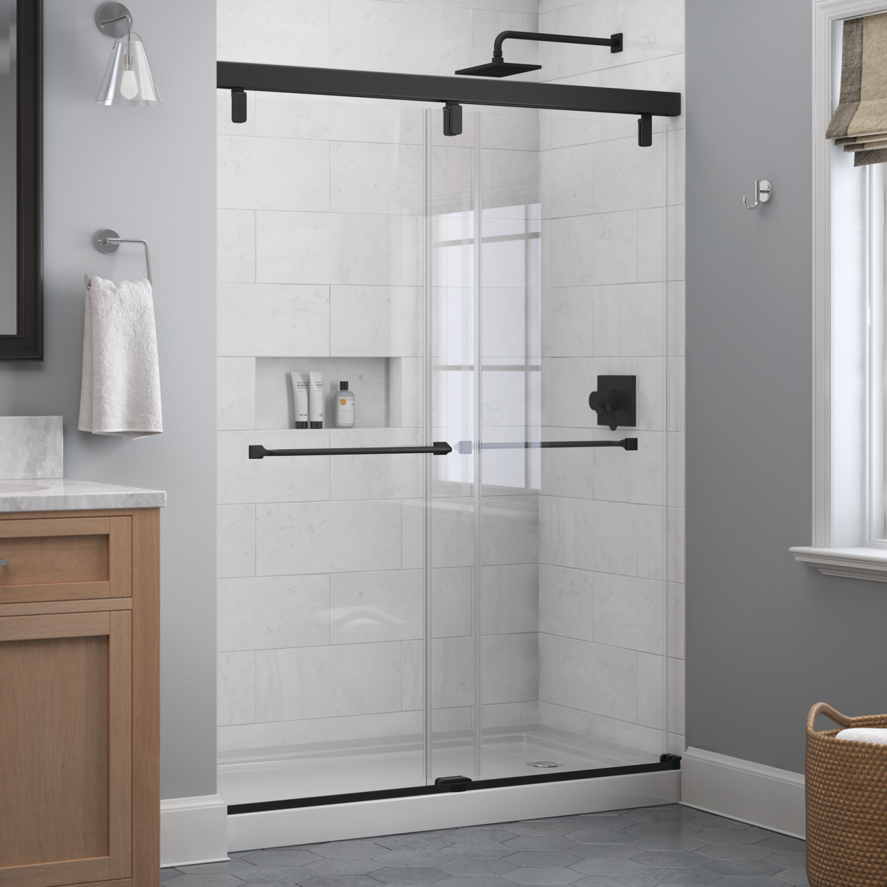 60" Shower / Clear / Matte Black