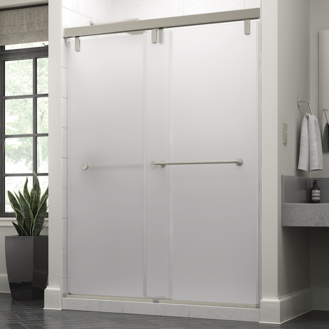 Mod 10mm Shower Door with Everly Handle