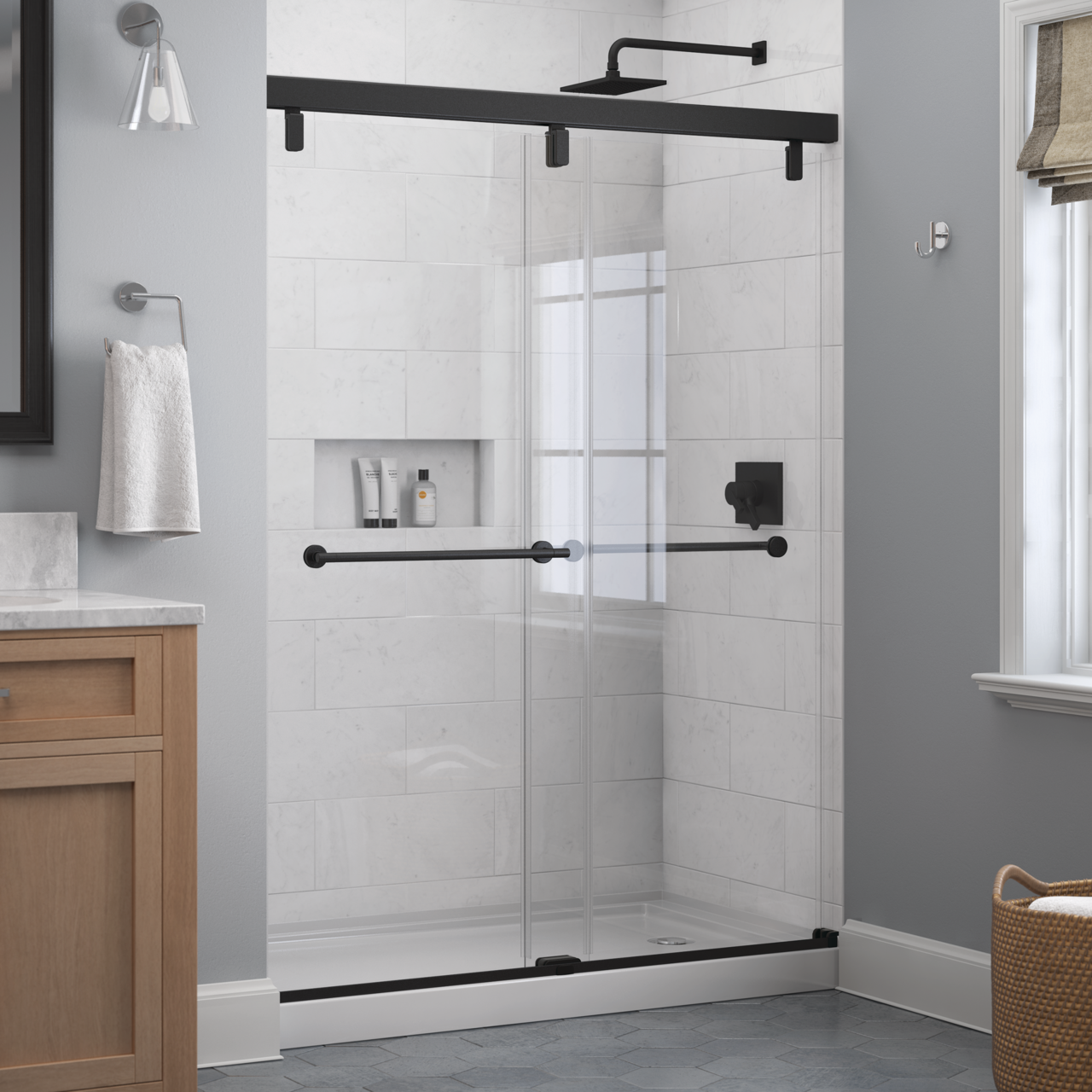 60" Shower / Clear / Matte Black