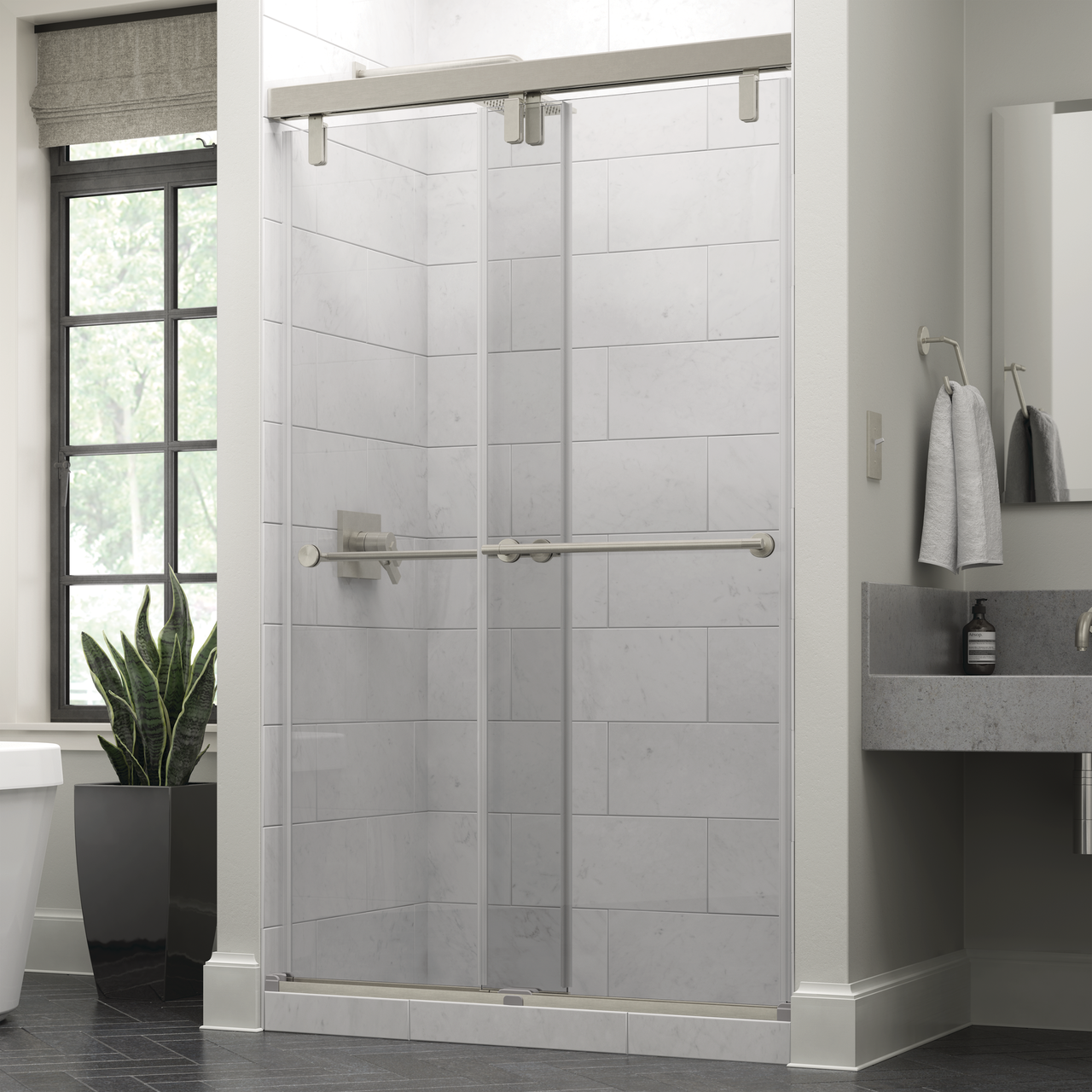 Mod 10mm Shower Door with Everly Handle