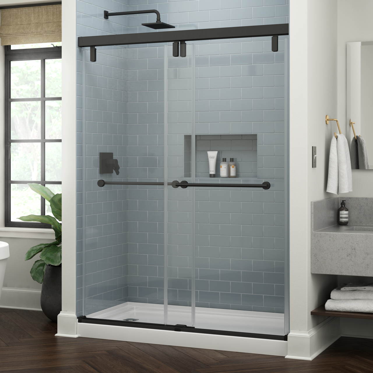 60" Shower / Clear / Matte Black