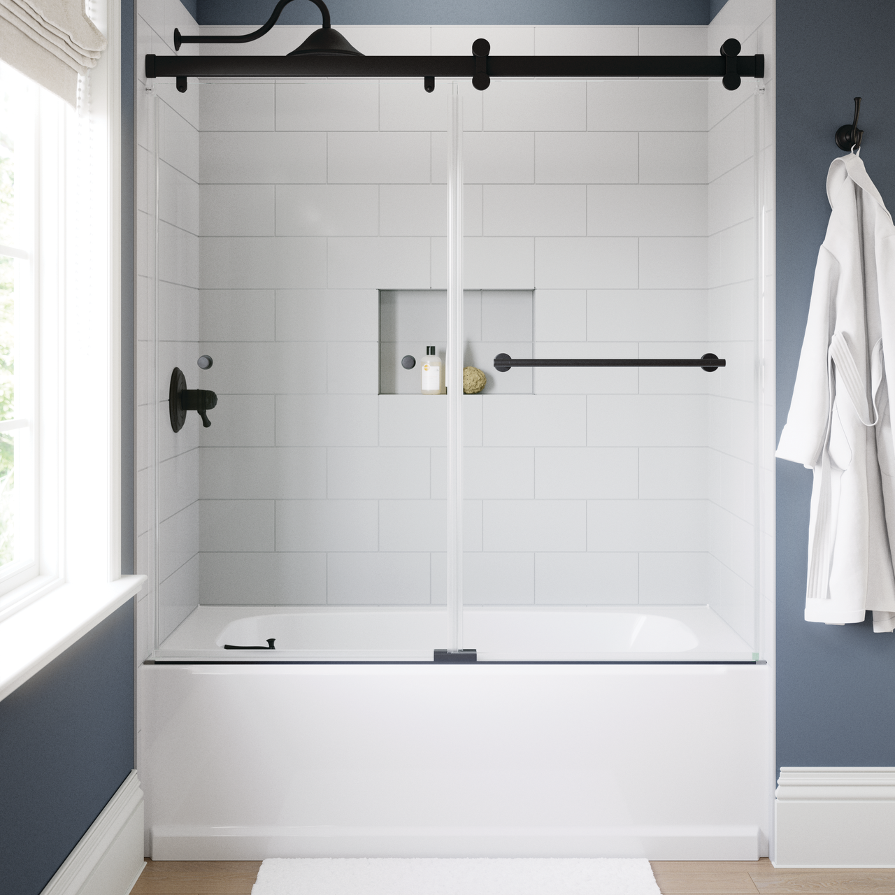 60" Bathtub / Clear / Matte Black