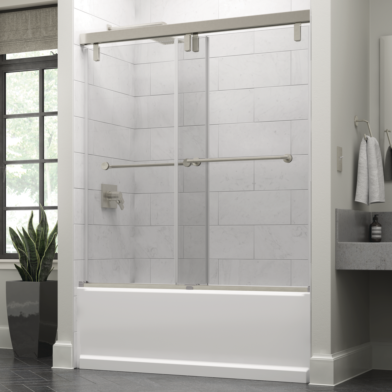 60" Bathtub / Clear / Delta Brushed Nickel