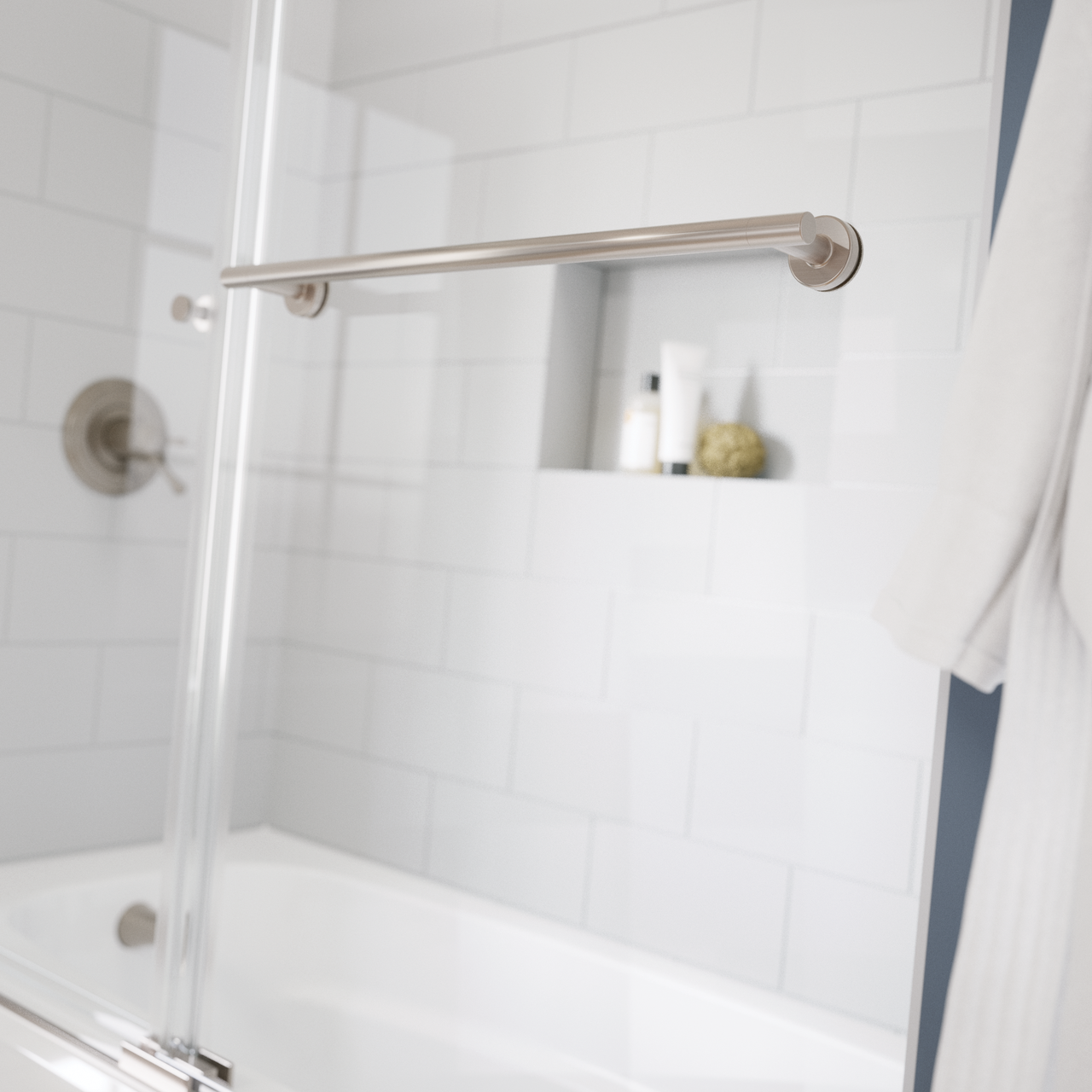 60" Bathtub / Clear / Brushed Nickel (Shower Door)